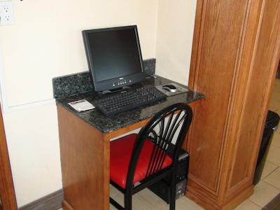 اکنمی این نرد اُکلاهما سیتی