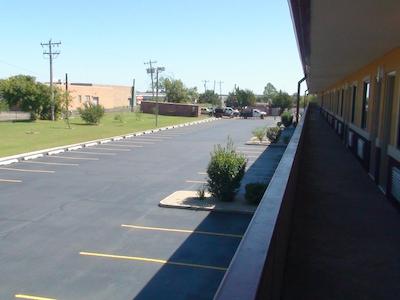 اکنمی این نرد اُکلاهما سیتی