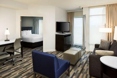 هیات هوس چارلت/سنتر سیتی