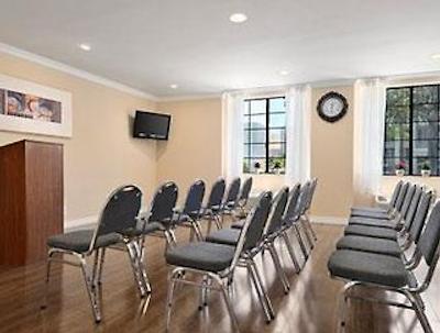 هوارد جهنسُن پاسادنا