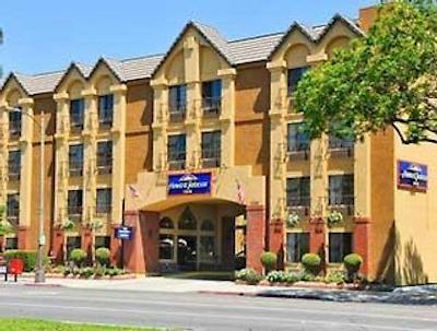 هوارد جهنسُن پاسادنا