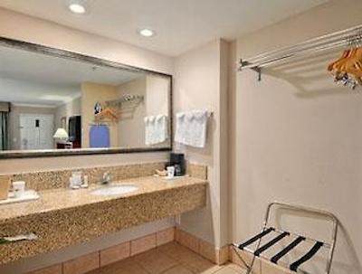 هوارد جهنسُن پاسادنا