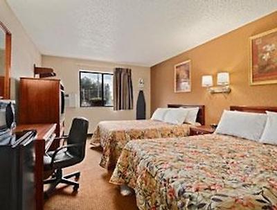 سوپر 8 ریچمند آیرپرت