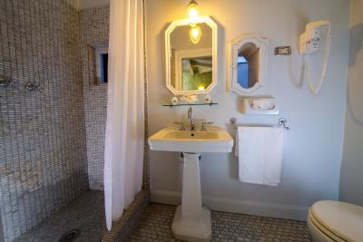 بوتیک هتل اناهی