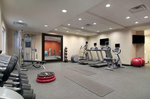 هم2 سویتز بای هیلتون چارلستون آیرپرت/کنونشن سنتر