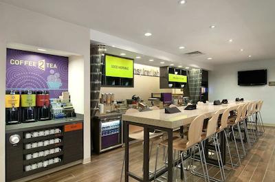 هم2 سویتز بای هیلتون چارلستون آیرپرت/کنونشن سنتر