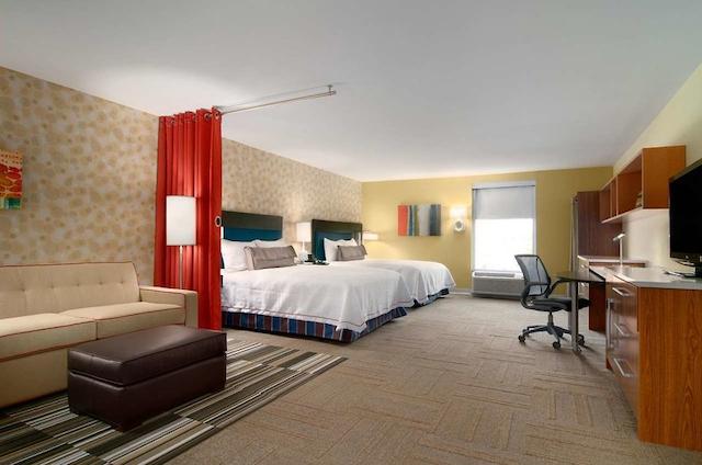 هم2 سویتز بای هیلتون چارلستون آیرپرت/کنونشن سنتر