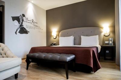 اورستارز پاتیز د کردبا