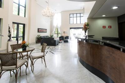 د پالاس فلات