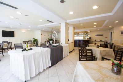 د پالاس فلات