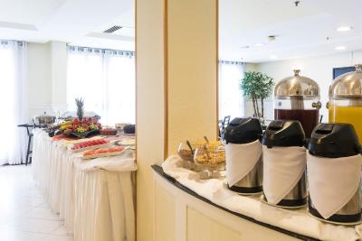 د پالاس فلات