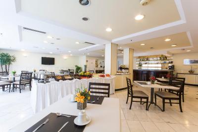 د پالاس فلات