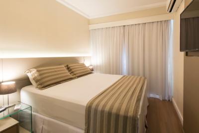 د پالاس فلات