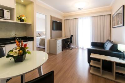 د پالاس فلات