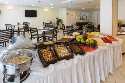 د پالاس فلات