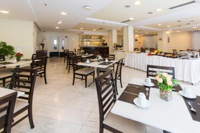 د پالاس فلات