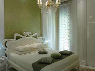 آتن دیاموند پلاس