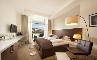 رمیسنز پرمیوم هتل امباسادر