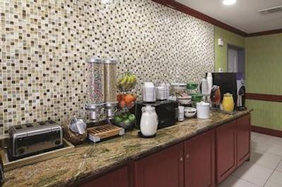 لا کوینتا این اند سویتز دالاز-هوچینز