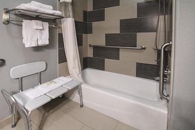 لا کوینتا این اند سویتز دالاز-هوچینز