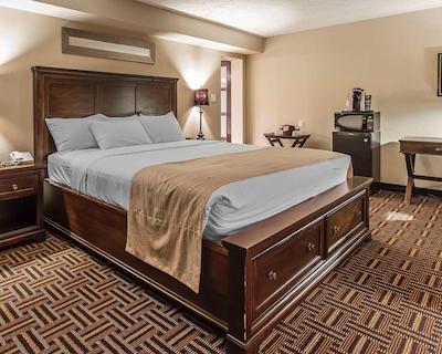 کلارین هتل اند کنفرنس سنتر