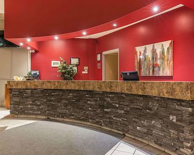 کلارین هتل اند کنفرنس سنتر