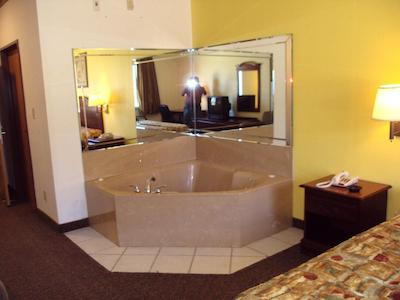 ترپیکانا این اند سویتز