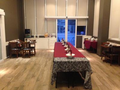 هیجینپلیز هتل اند سوتز