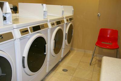 هامپتون این اند سویتز اسالت لاک سیتی / ونیورسیتی-فودیل دریو