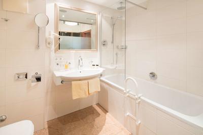 بست وسترن پلاس گولدنر ادلر