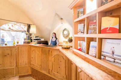 بست وسترن پلاس گولدنر ادلر