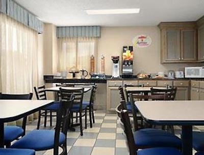 سوپر 8 هاتیسبورگ اسود