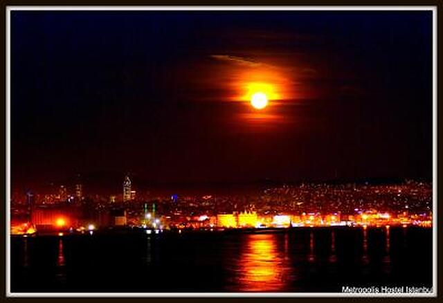 متروپولیس