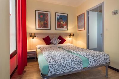 هستل ویلا ساینت اکسوپری بیچ