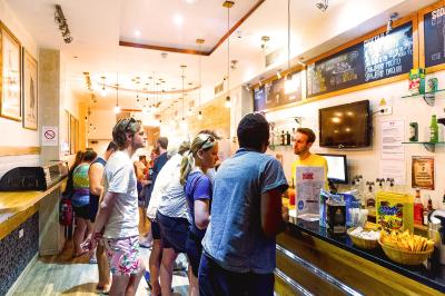 هستل ویلا ساینت اکسوپری بیچ