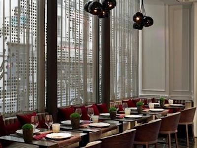 و پاریز اُپرا