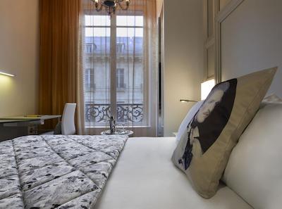 و پاریز اُپرا