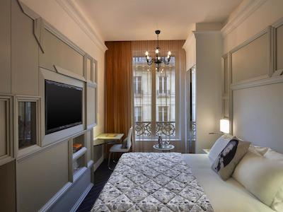 و پاریز اُپرا