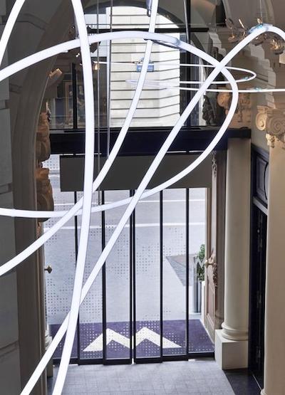 و پاریز اُپرا