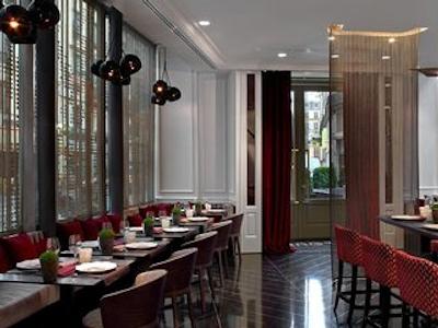 و پاریز اُپرا