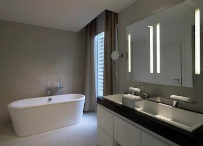 و پاریز اُپرا