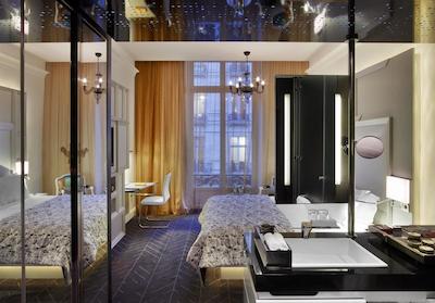 و پاریز اُپرا