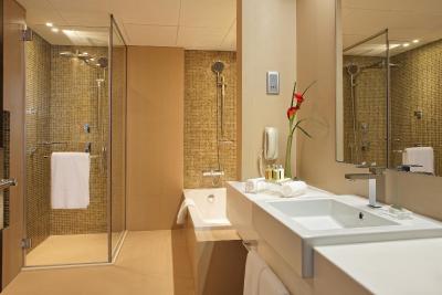 د کسمپلیتان هتل