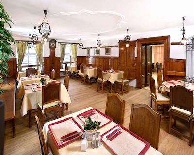 استار این هتل پرمیوم اسالزبورگ گابلربرو