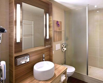 استار این هتل پرمیوم اسالزبورگ گابلربرو