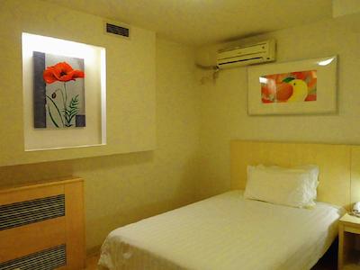 جینجیانگ این بیجینگ گوانگچومن