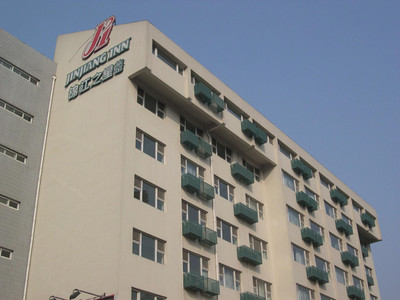 جینجیانگ این بیجینگ گوانگچومن