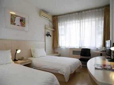 جینجیانگ این بیجینگ گوانگچومن