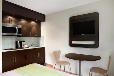 استودیو 6 ترنتو