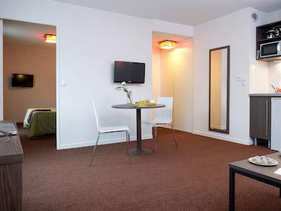 اپاردتل اداجیو اکسز نانتز ویارم